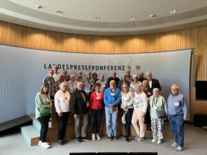 Freundeskreis Fröndenberg–Bruay zu Besuch im Düsseldorfer Landtag
